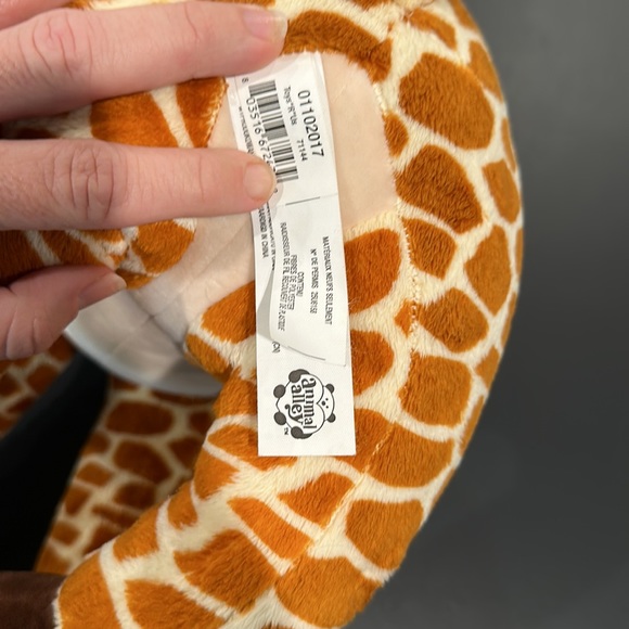 EUC Stuffed giraffe - Picture 9 of 10